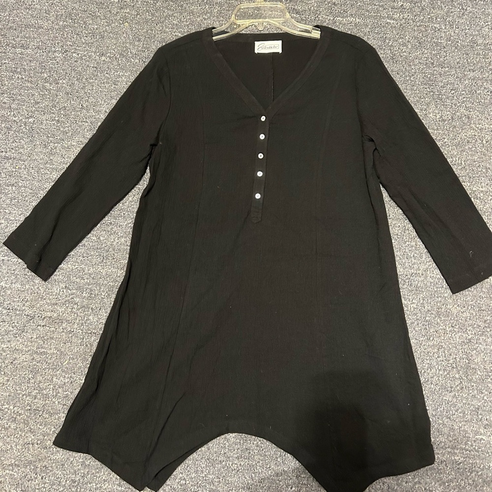 Easy Essentials Black Gauze top size m